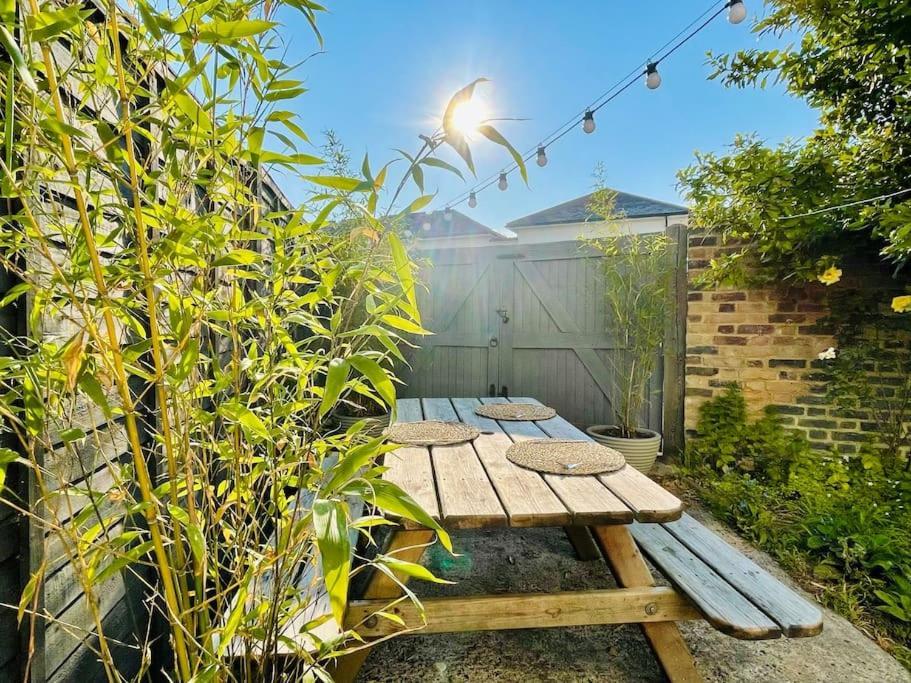 Northdene Cottage - Cosy Old Fisherman'S Cottage Two Mins From Sea - Free Parking - Wood Burning Stove - Roll Top Bath - Dog Friendly Deal Eksteriør billede